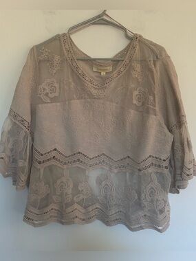 Rebellion Lace Top w/3/4 Bell Sleeves EUC